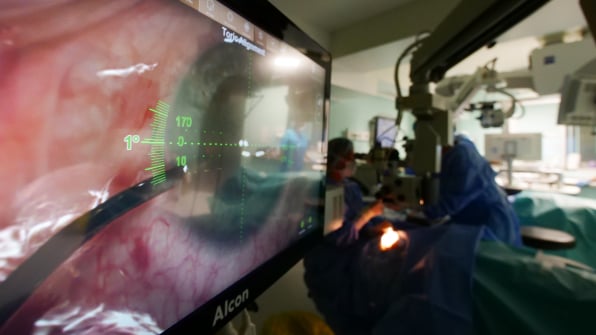 Dr. Ozana Moraru - Refractive Lens Implantation Surgery